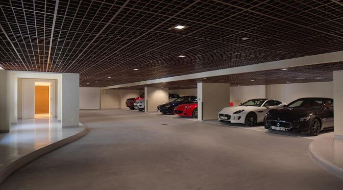 District-one-luxury-mansion-for-sale-in-dubai-gallery5-672x372