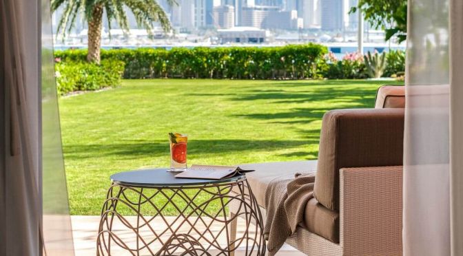 luxury-villa-for-sale-in-palm-jumeriah-dubai-for-aed-47M-gallery4-672x372